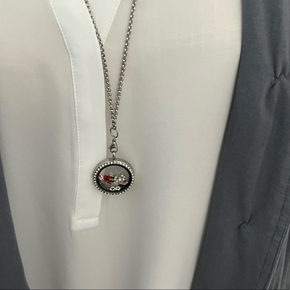 2/$14 Arizona Cardinals long necklace.